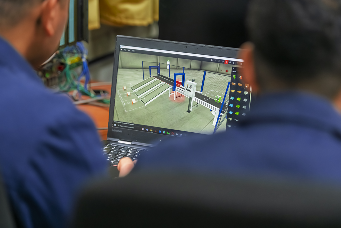 Étudiant travaillant sur un projet de modélisation informatique